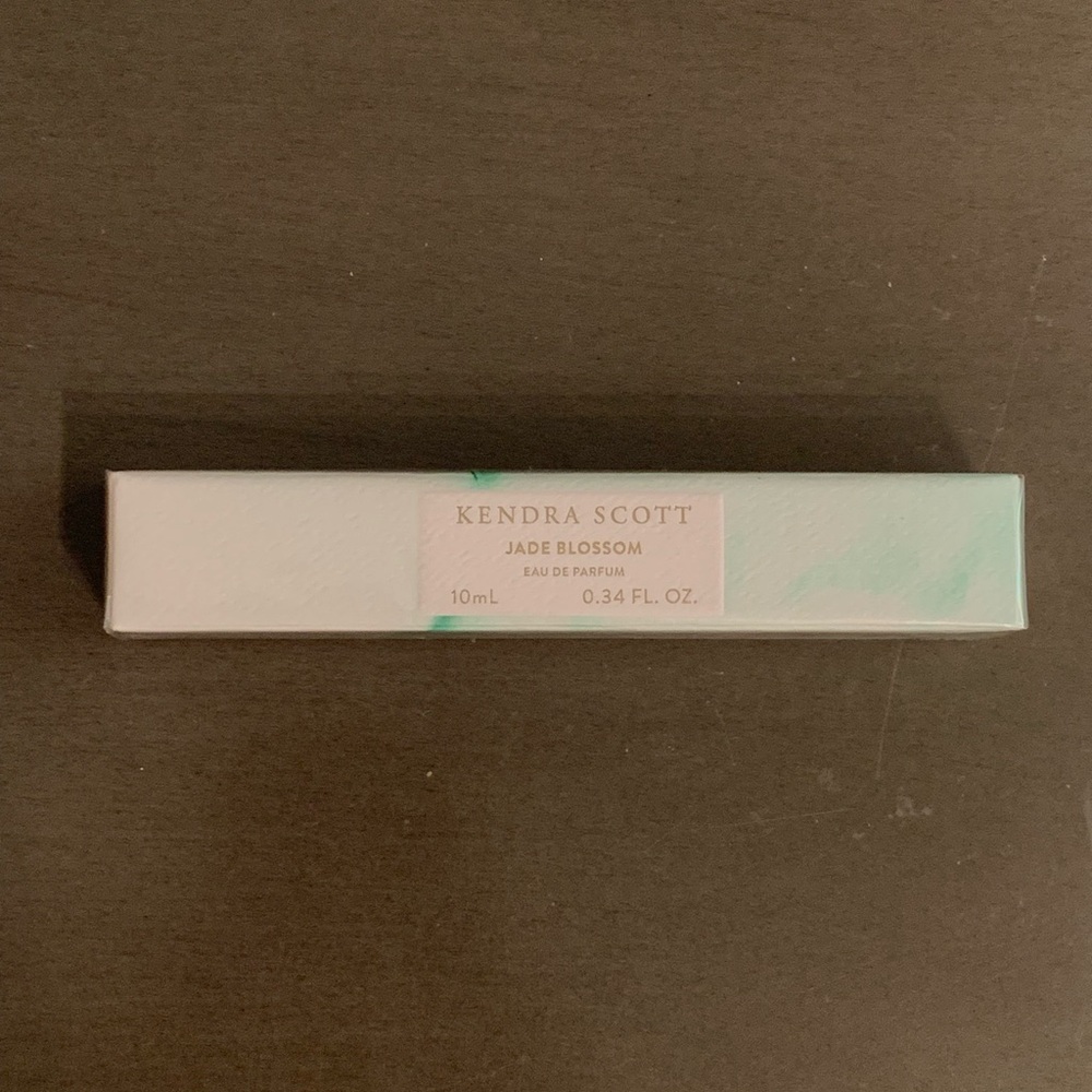 KENDRA SCOTT Perfume Jade Blossom